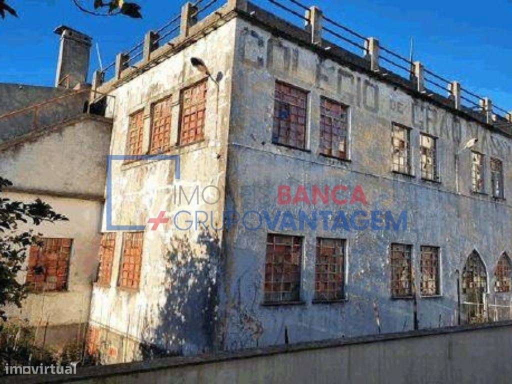 Prédio para Reabilitação no Centro de Nelas - Grande imagem: 5/8