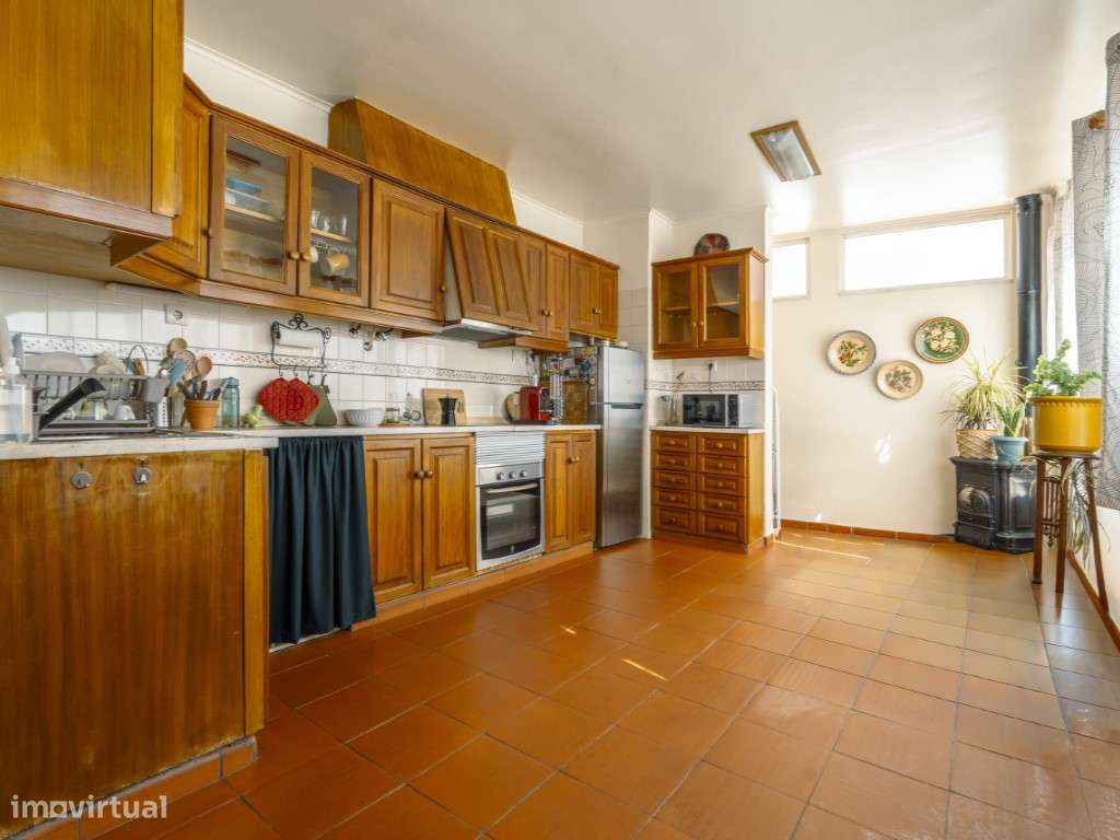 Apartamento T4 Duplex na Parede-30