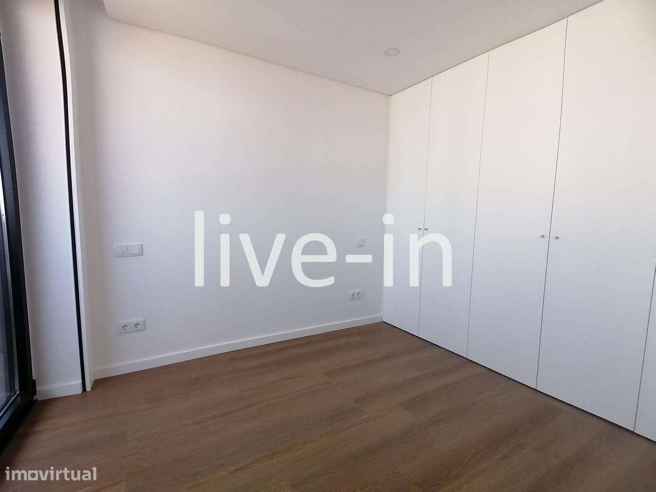 Apartamento T1 com lugar de garagem e arrumo - Grande imagem: 4/14