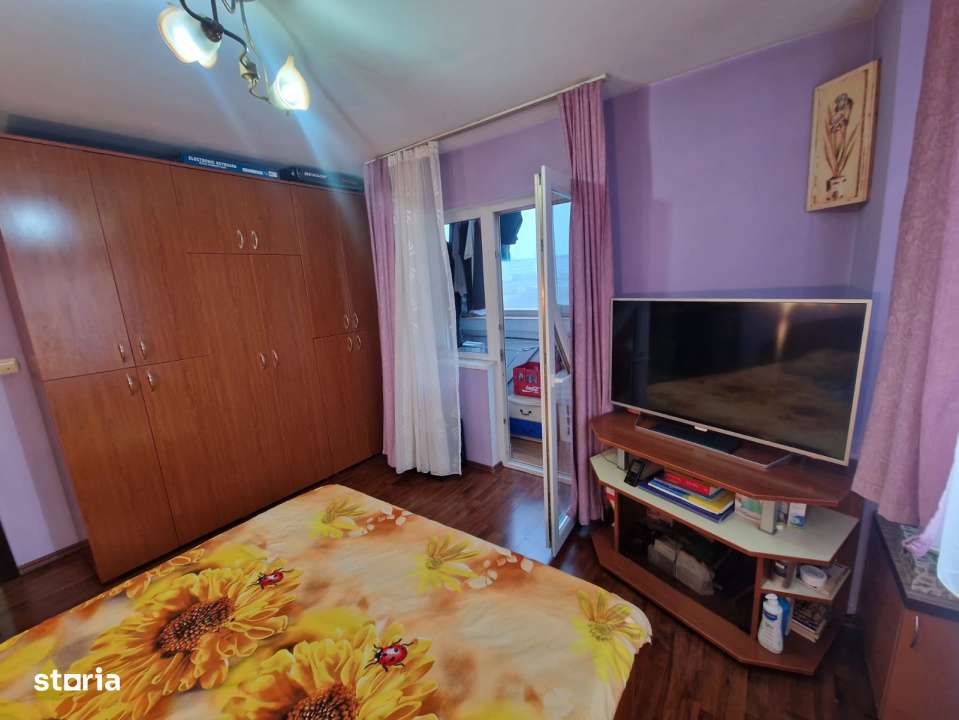 Apartament de 3 camere, 67 mp., zona Han-7