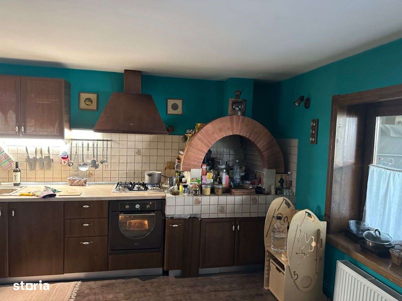 Casa de vânzare, central in apropierea de școlii, locuri de joaca s.a. - Imagine principală: 3/17