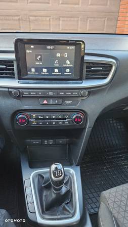 Kia Ceed 1.6 CRDi SCR M - 9