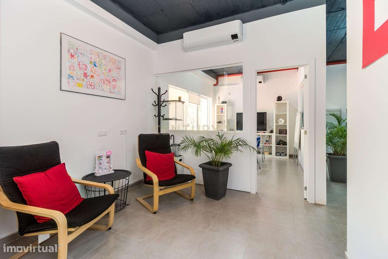 Excelente escritório renovado recentemente a 15 minutos de Lisboa. - Grande imagem: 2/17