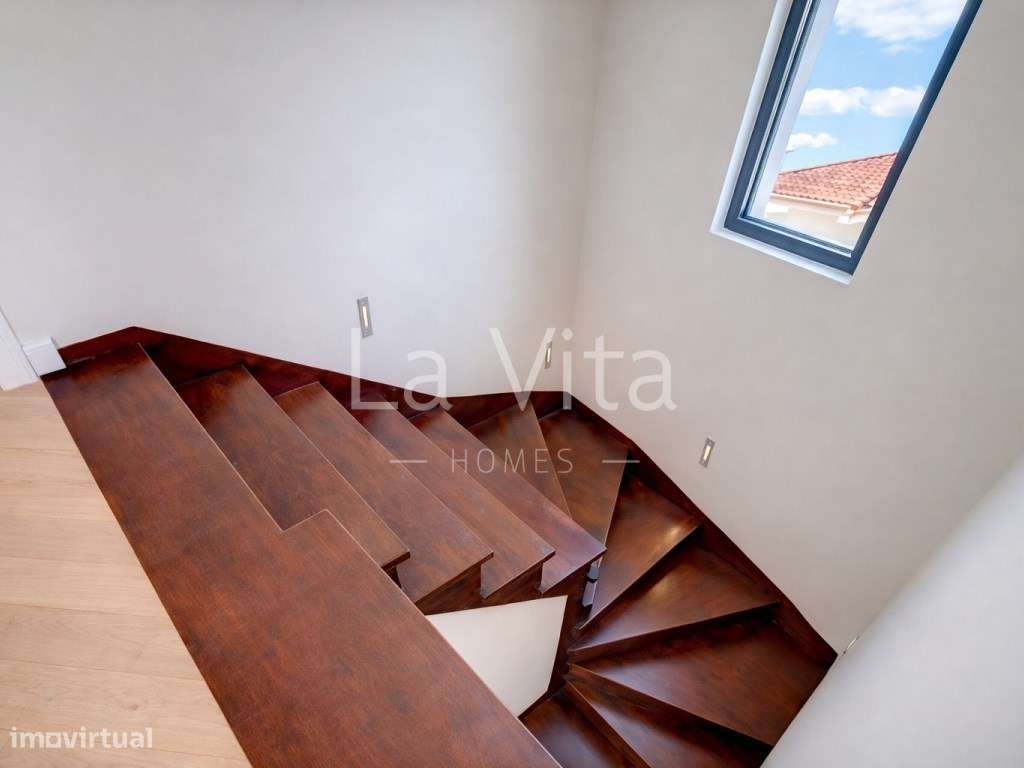 Moradia Isolada T4, com piscina e jardim no Cobre, em Cascais.-10