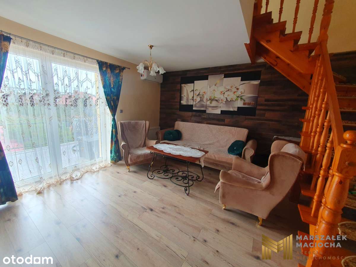 Rodzinny dom w zabudowie bliźniaczej Obora-0