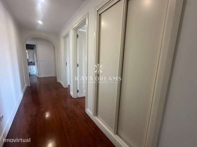 T6 para venda na Quinta Nova em Odivelas com 4 lugares de Parqueame...-10