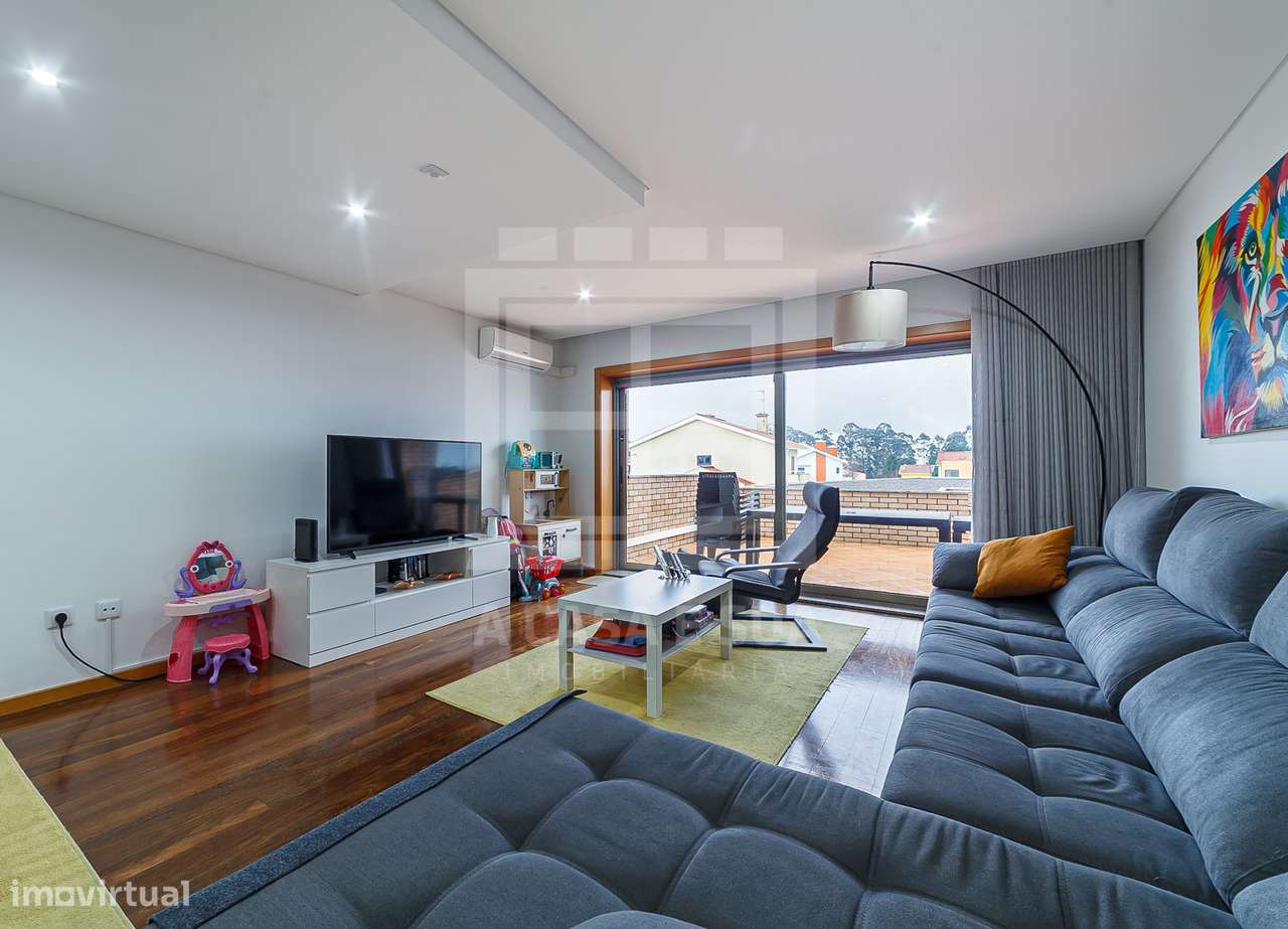 MORADIA T4+1 C/PISCINA EM COND FECHADO 3 FRENTES - Grande imagem: 3/44