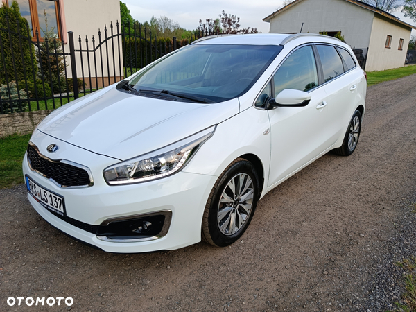 Kia Ceed 1.6 CRDi 136 ISG SW Platinum Edition - 1