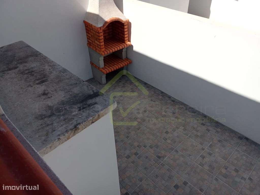 Moradia T3 Renovada com logradouro-11