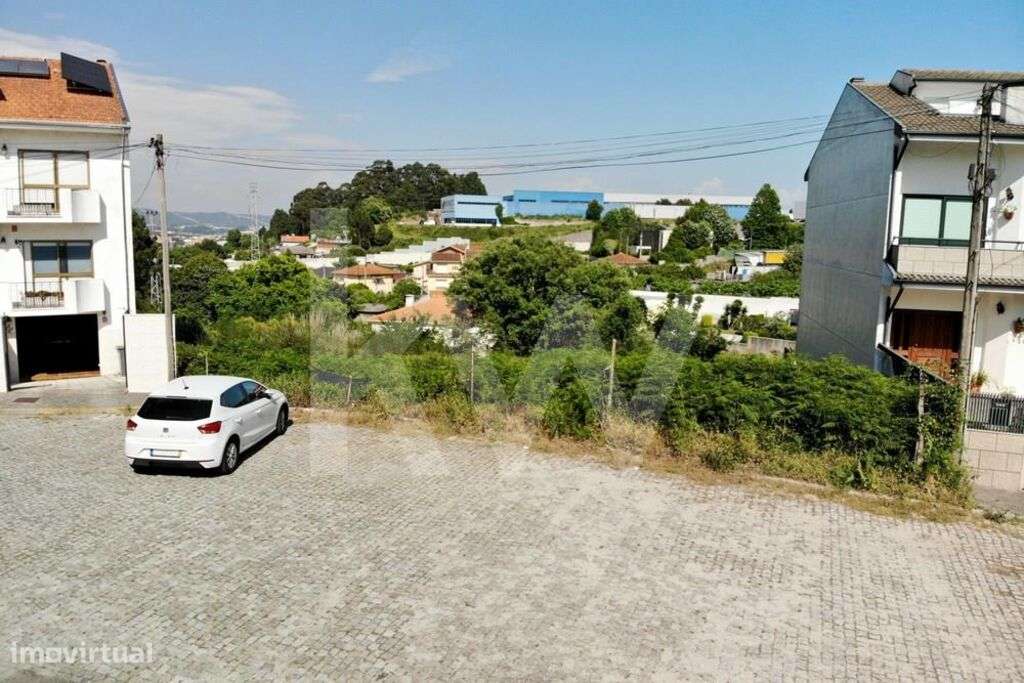 Terreno urbano em excelente localização em Pedroso - Vila Nova de Gaia - Grande imagem: 4/16