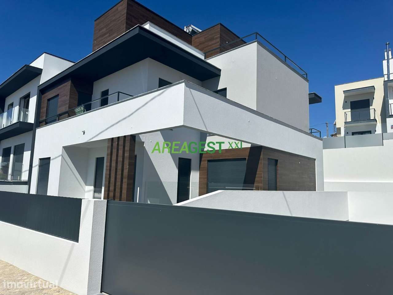 Moradia V4+1 no Casal Novo, Caneças-22