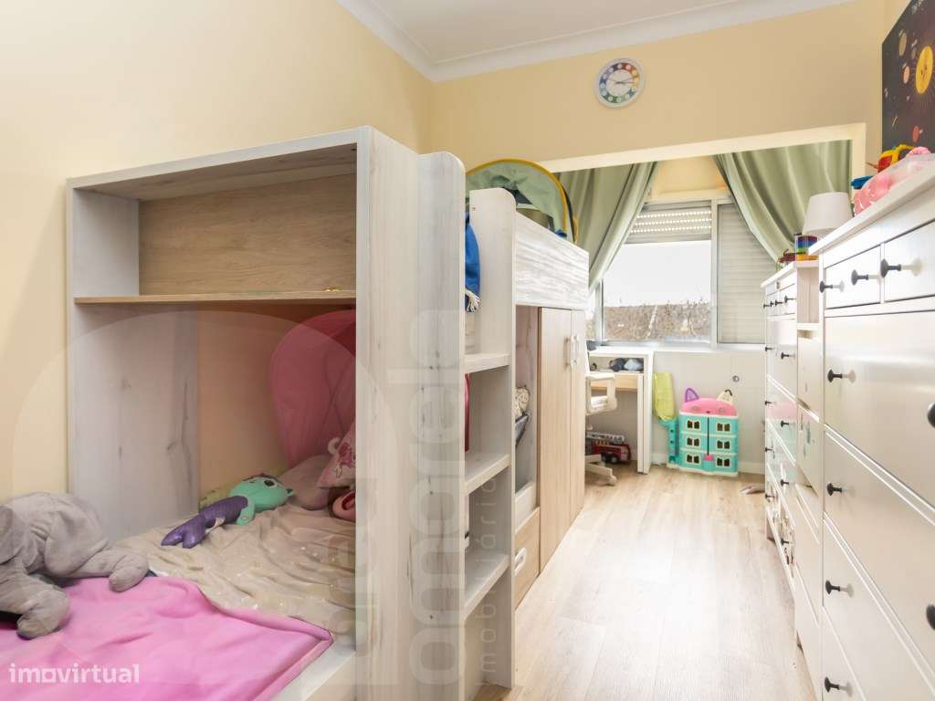 T2 Remodelado em Corroios | Vista Desafogada | A 2 Min da Estação F...-12