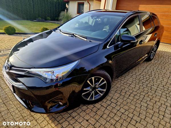 Toyota Avensis Touring Sports 1.6 D-4D Executive - 3