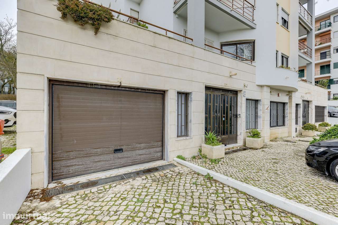 Espaço comercial 550 m² | Escritório + Loja + Armazém | Dois acessos-34