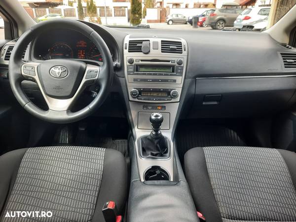 Toyota Avensis 1.8 Comfort - 9