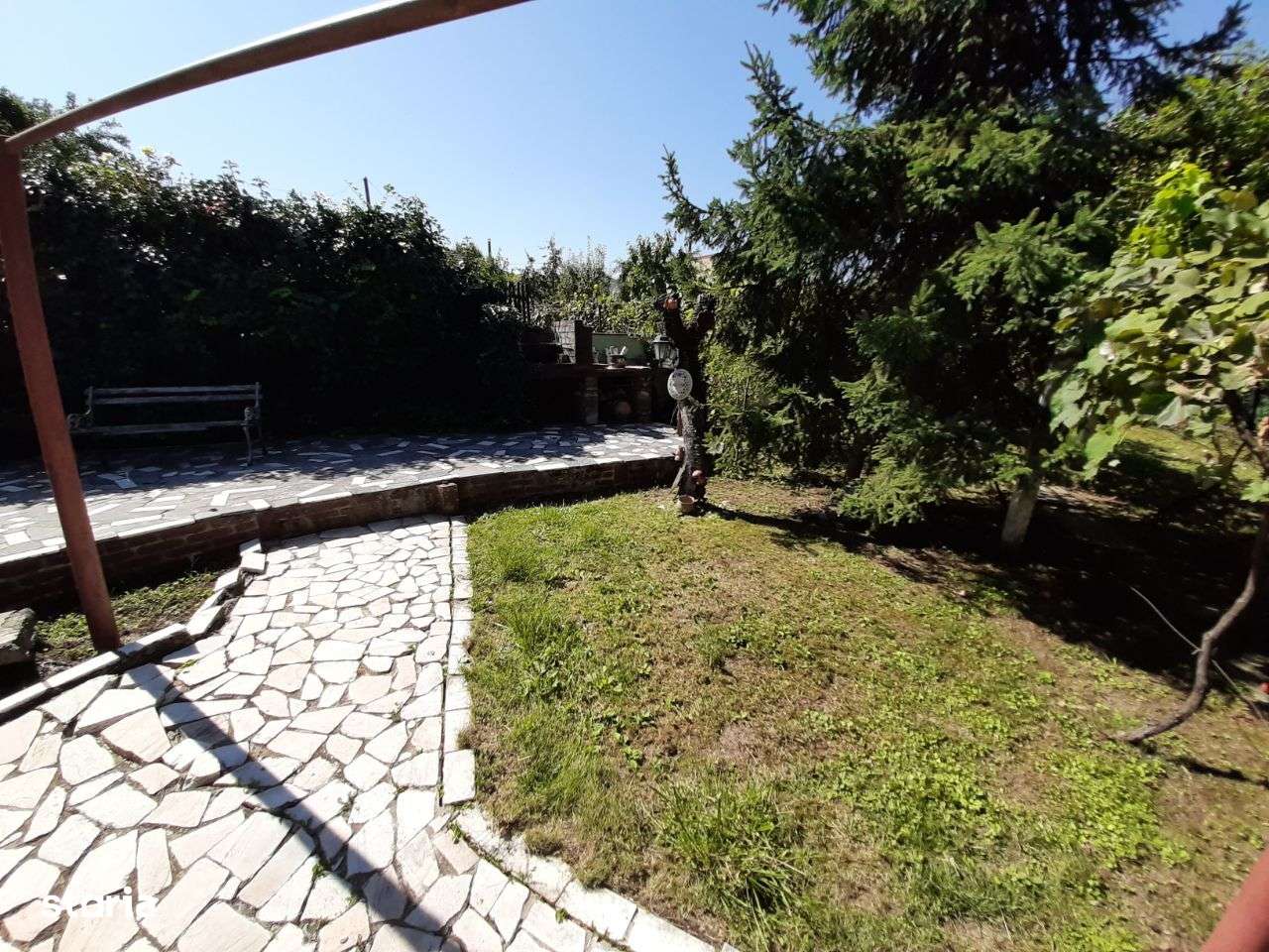 Casa cu etaj, 4 camere, 5 Ari teren, semicentral Satu Mare-10