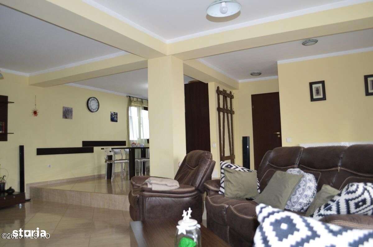 Glambocu - Bascov, Casa constructie 2008, teren 1066 mp - Imagine principală: 5/20