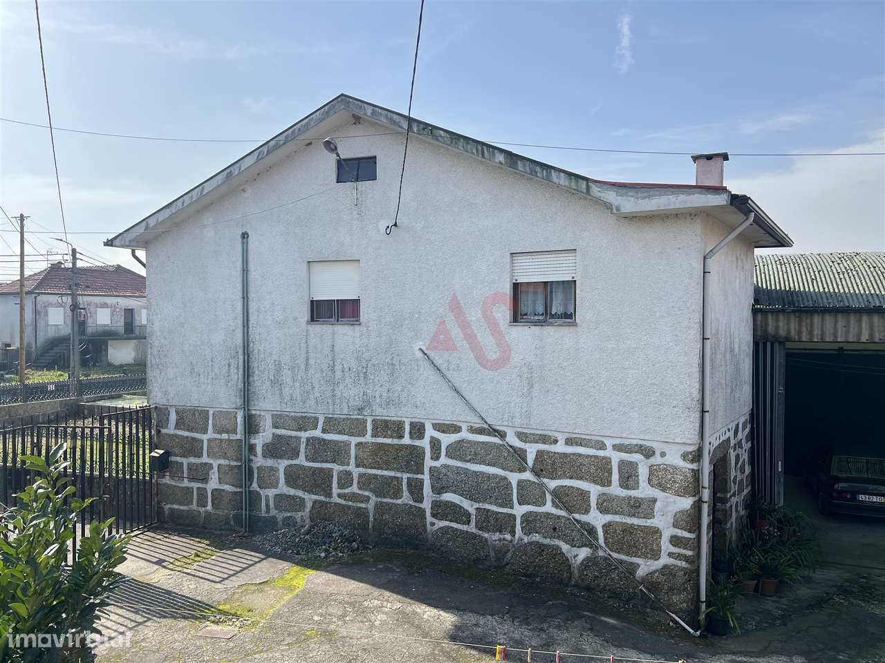 Moradias para Restauro com Terreno de 1.682 m² | Raimonda, Paços de Fe-6