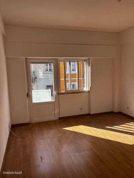 Arrendamento de apartamento t1 na Rua Barão de Sabrosa - Grande imagem: 2/8