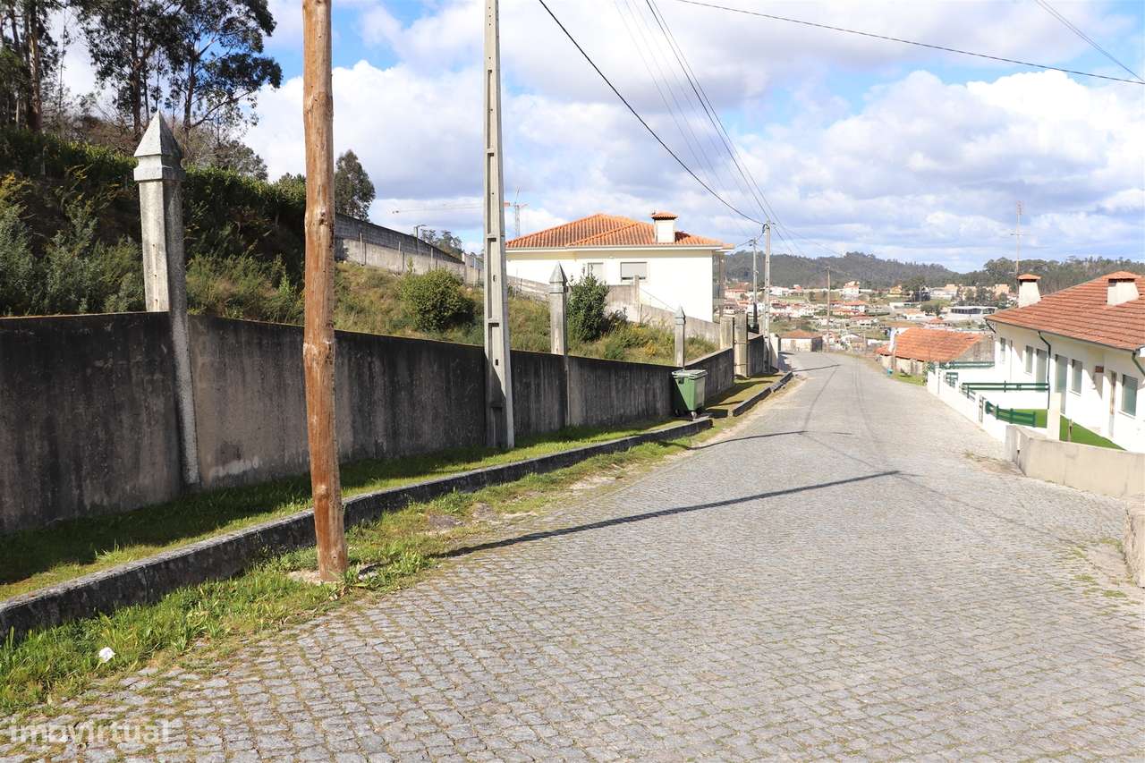 Lote de Terreno  Venda em Lustosa e Barrosas (Santo Estêvão),Lousada - Grande imagem: 3/7