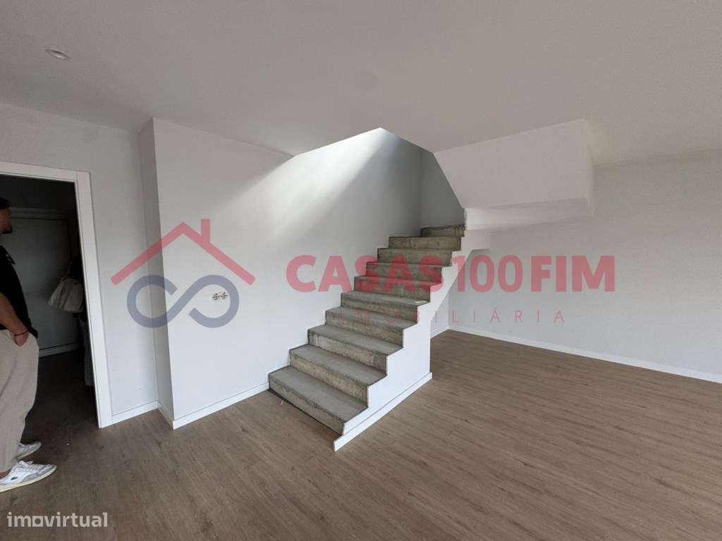 Moradias V3+1 de arquitetura moderna em construção na Jardoeira, Ba...-26