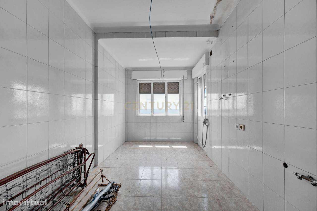 Apartamento T2 para recuperação em zona histórica de Angra do Heroísmo-7