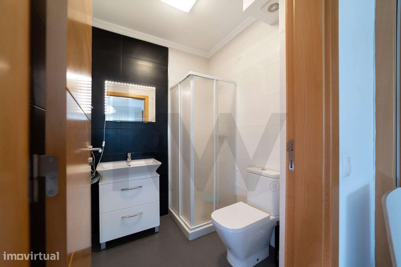 Apartamento T3 único com 3 lugares de estacionamento - VRSA-12