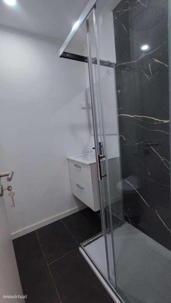 T4 Totalmente Remodelado na Amadora-4