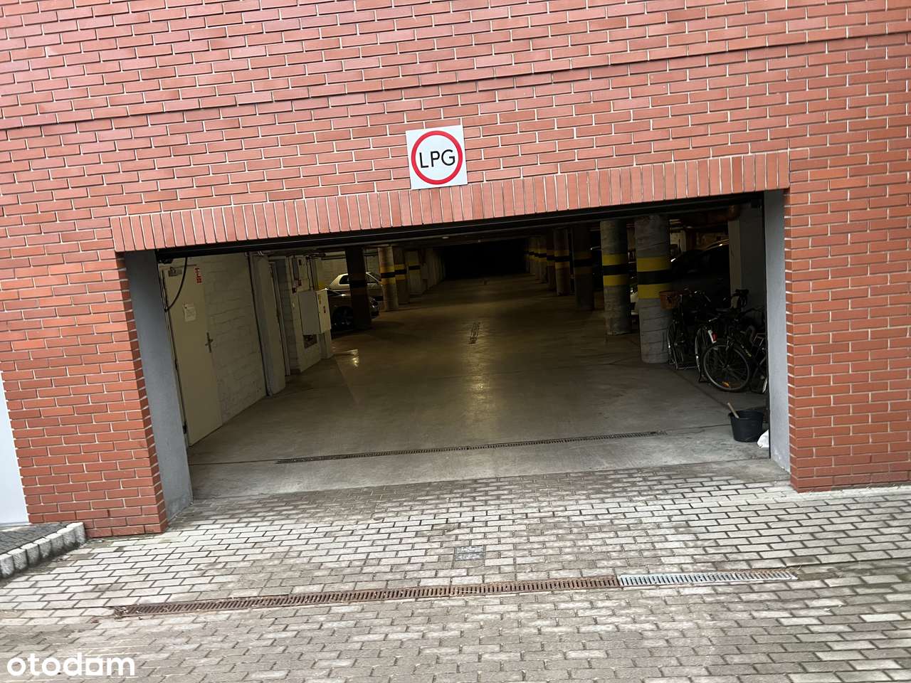 Garaż na wynajem w budynku, 5 m², dobra lokalizacja - Pełny obrazek: 2/4