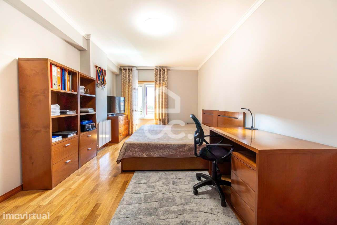 Apartamento T2 no Centro de Cacém-22