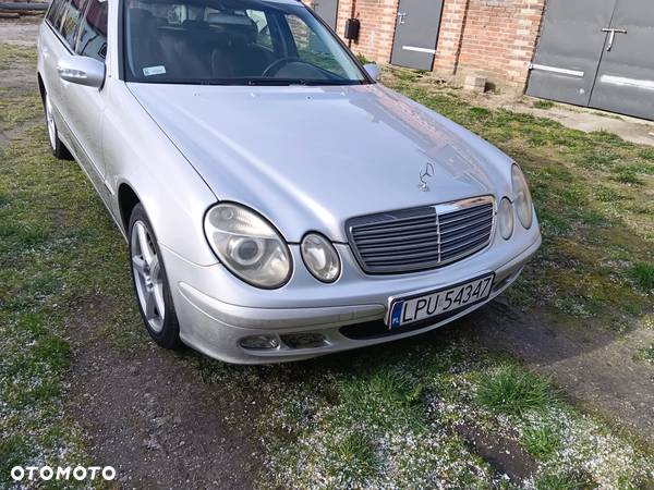 Mercedes-Benz Klasa E 240 4-Matic T Classic - 2