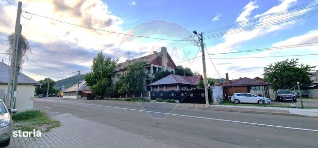 Vilă S+P+1E+M cu 7 camere de vânzare în TG. OCNA-0