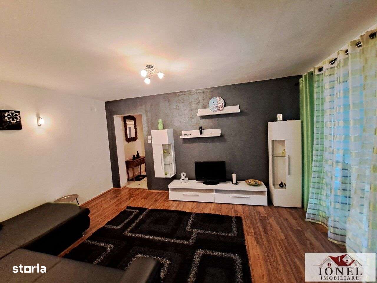 Apartament patru camere in Cugir - Imagine principală: 1/9
