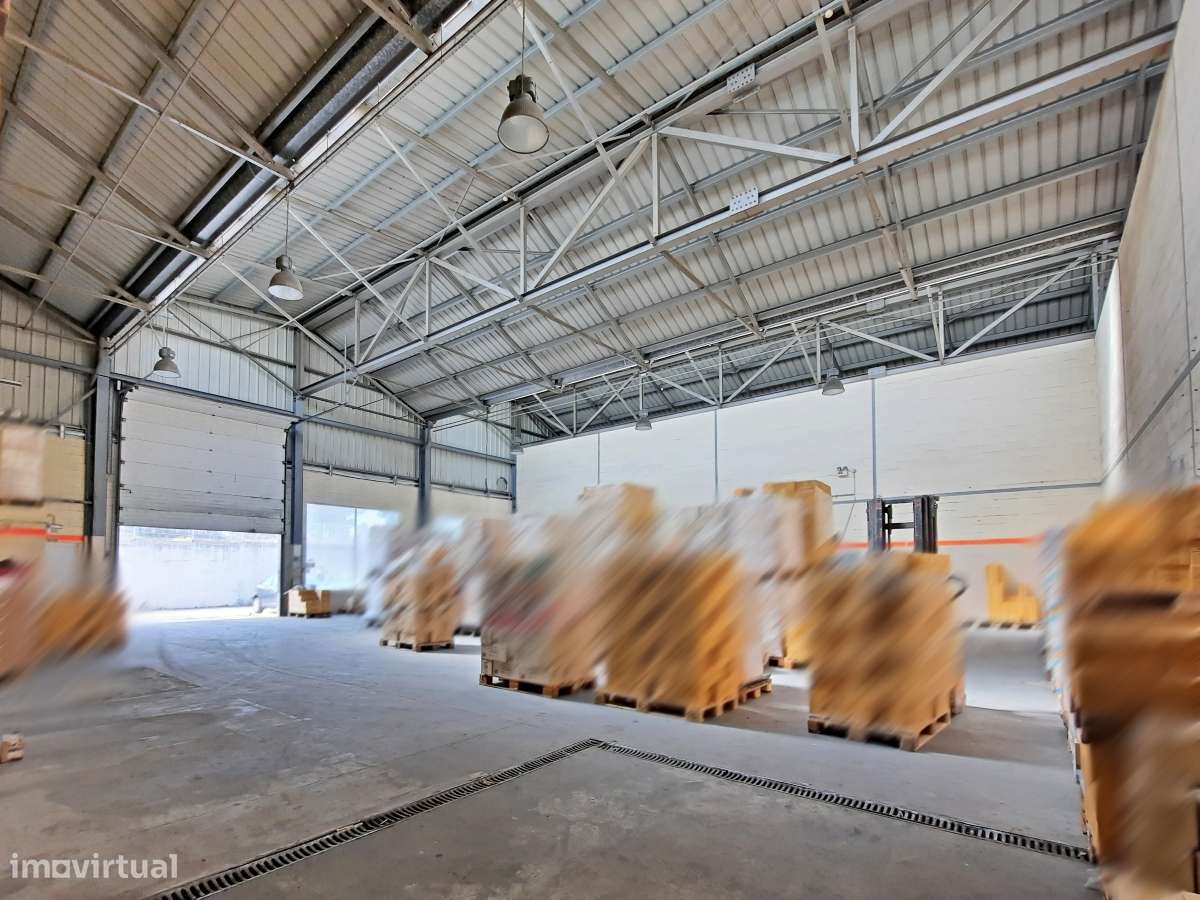 Armazém Venda Palmela | 2.231 m2 | Licença Industrial e Serviços-12
