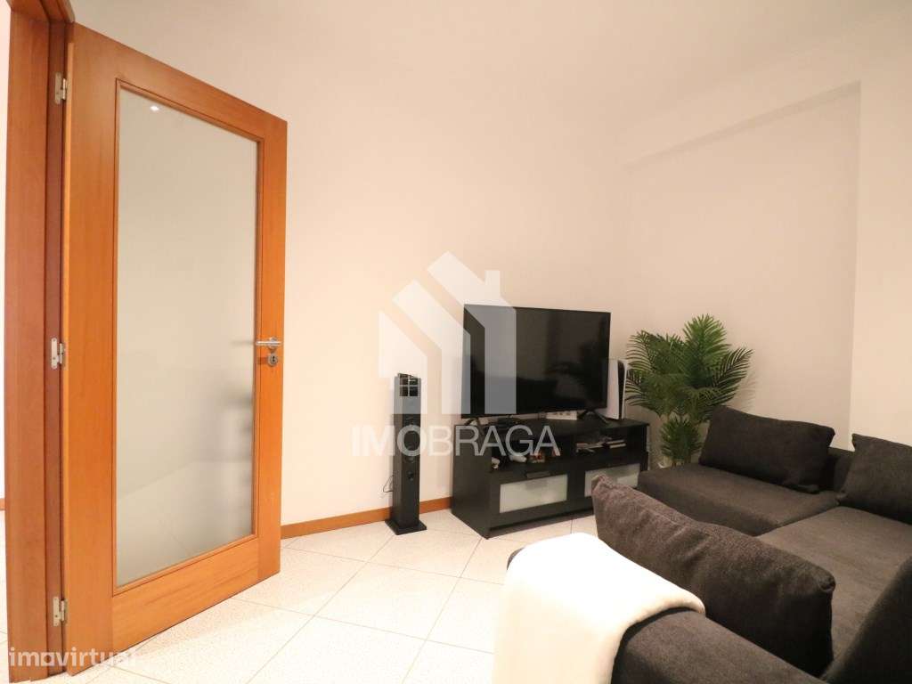 Apartamento T1 transformado em T2 em Fraião, Braga - Grande imagem: 4/29