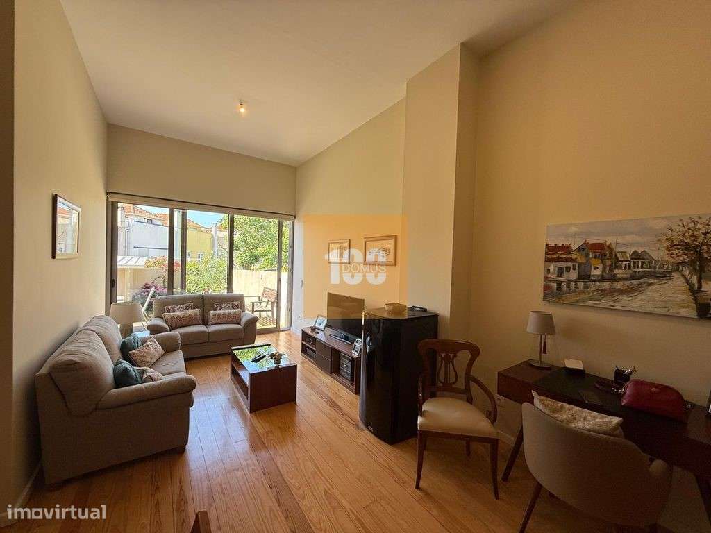 Moradia T3 com jardim, varanda e garagem em Cedofeita - Grande imagem: 5/29