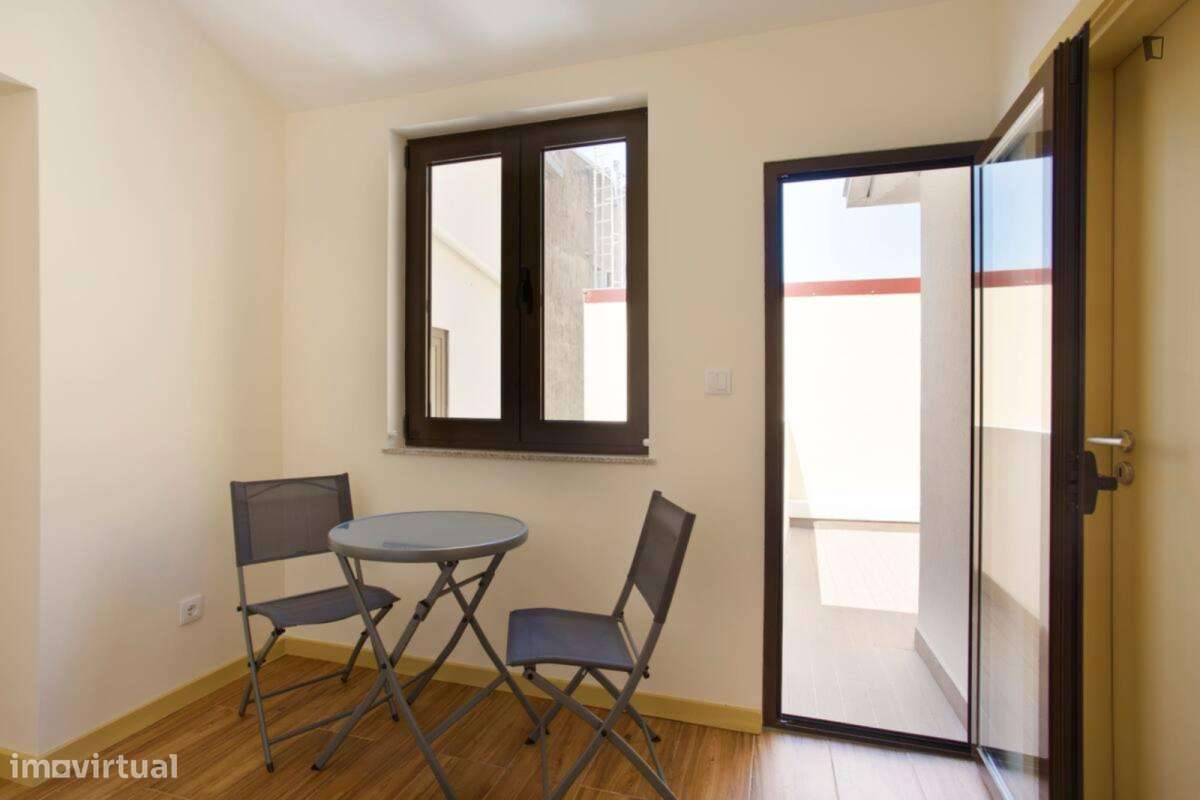 Apartamento com 1 quartos - localizado em Santo Ildefonso Porto - Grande imagem: 2/6