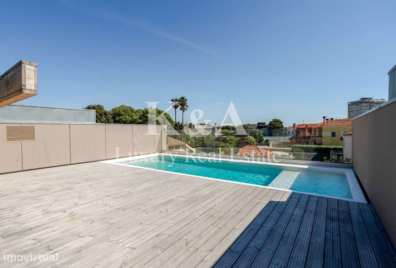Penthouse T4+1 na Foz com piscina e Vista Mar-0