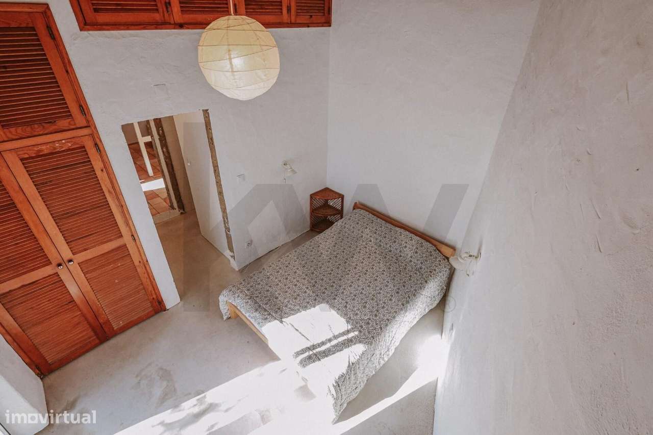 MORADIA  ESPAÇO EXTERIOR  E ZONA DE ESTACIONAMENTO PRIVATIVO-18