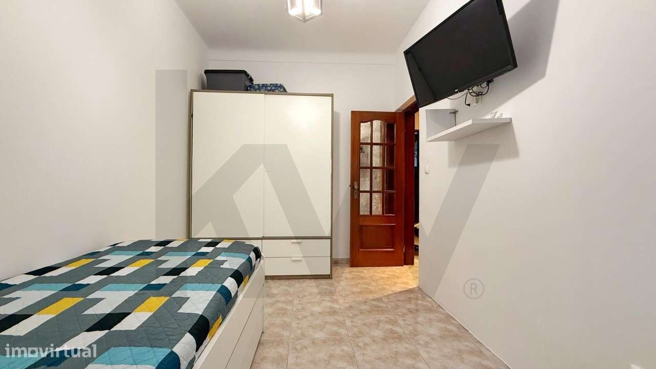 Apartamento T2 com Logradouro – Centro de Almada-17