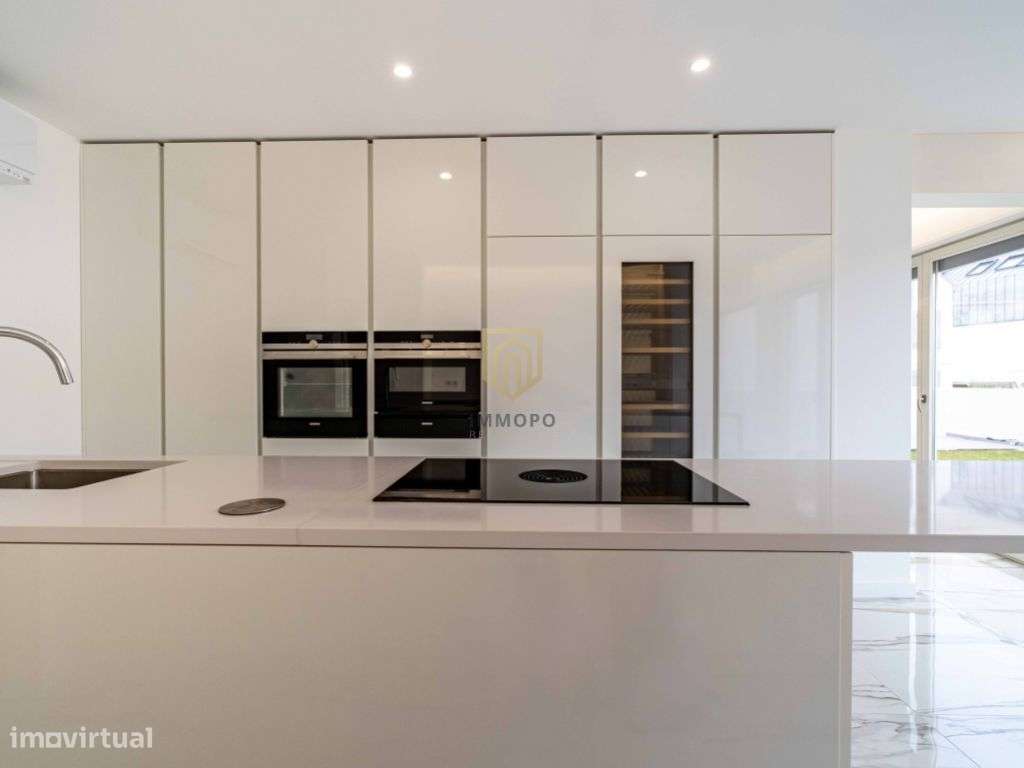 Moradia T3 nova com 4 frentes para venda em zona nobre de Leça da Palm - Grande imagem: 5/37