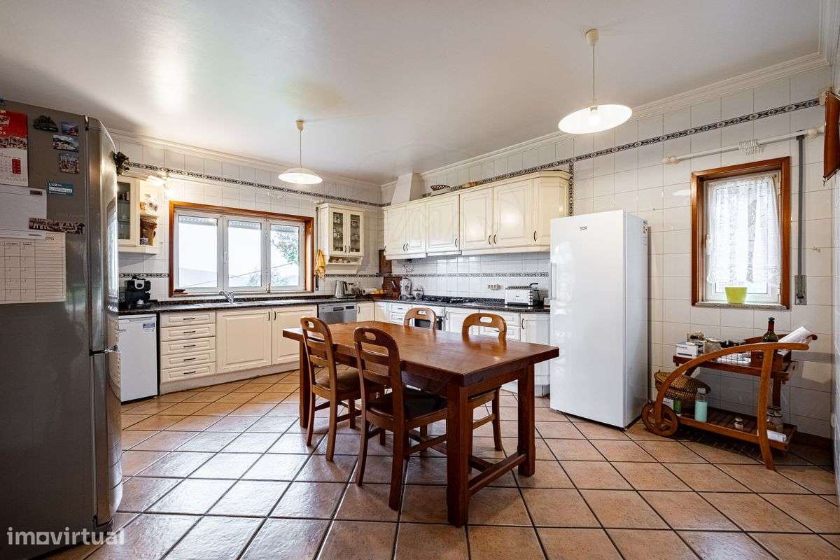 Moradia T4 para venda-8