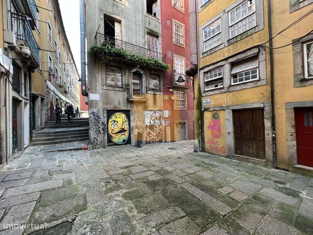 Prédio na Ribeira do Porto - Grande imagem: 4/20