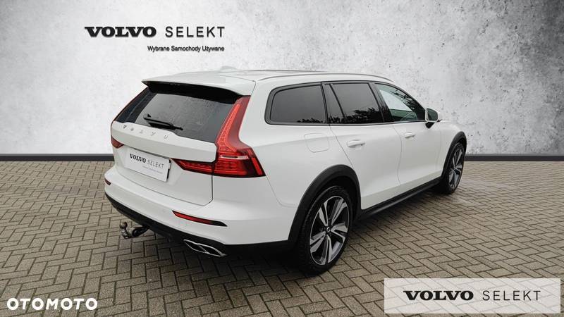 Volvo V60 Cross Country - 6
