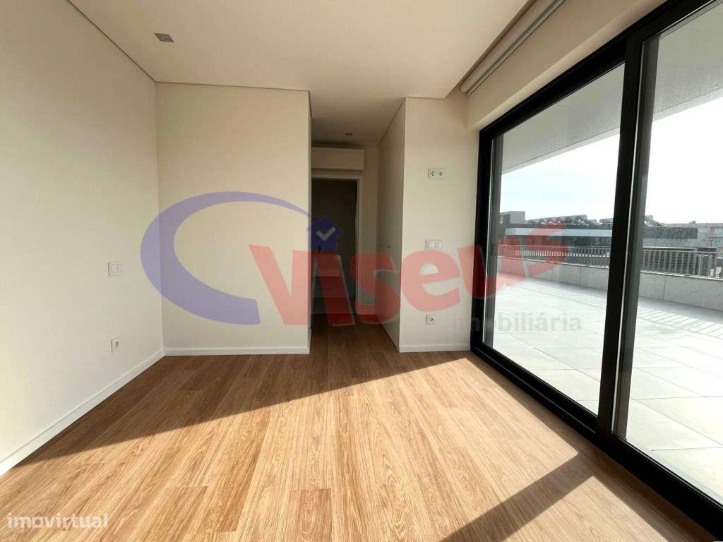 T4 Penthouse com Terraço Canidelo-10