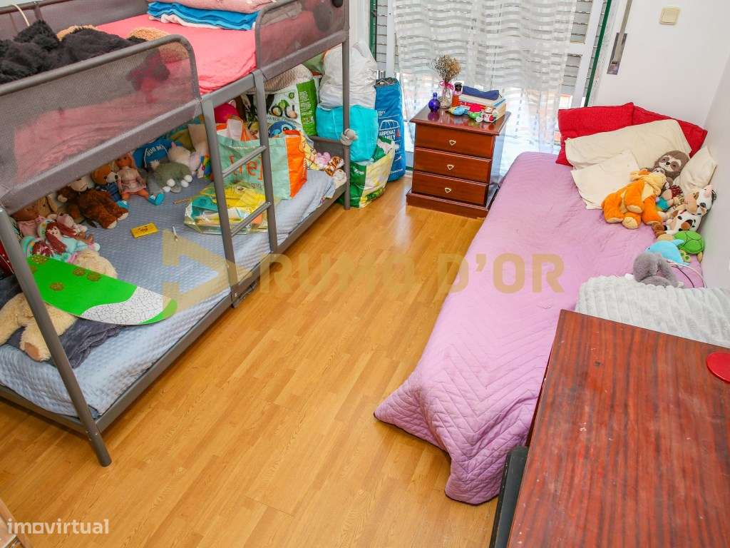 Apartamento T2 em excelente estado de conservação a 2 minutos da A1-17