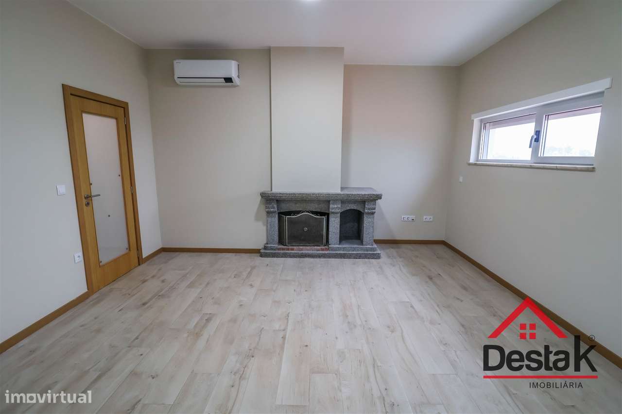 Oportunidade Única: Apartamento T2 Totalmente Remodelado - Grande imagem: 3/13