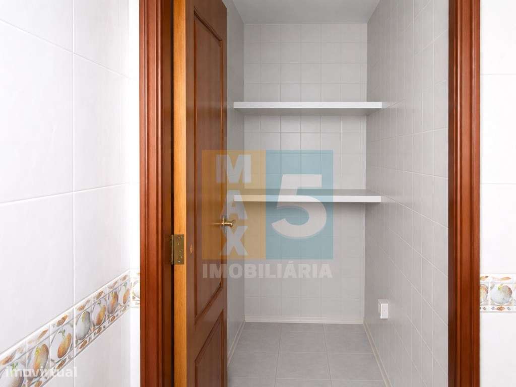 T3 com garagem, varandas e arrecadação - Centro Tomar-10