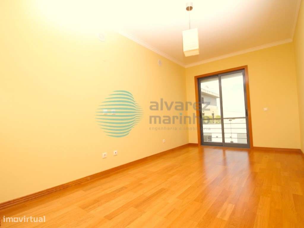 Apartamento T4, com 3 lugares de estacionamento, Parque das Nações-11