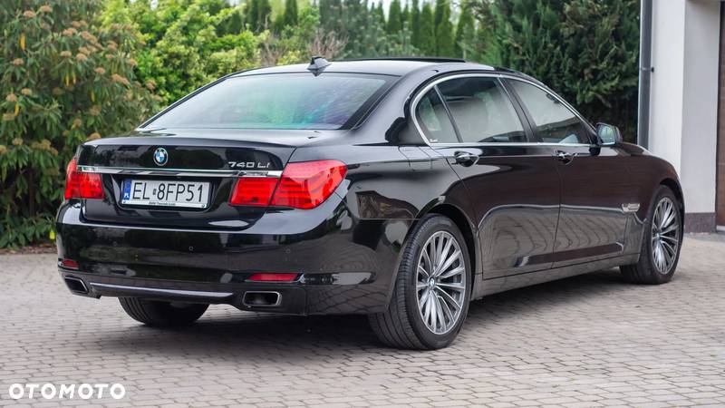 BMW Seria 7 740Li - 5